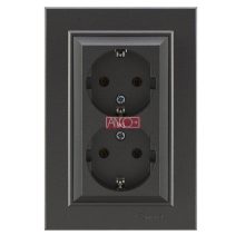 Karea 2-es földelt dugalj